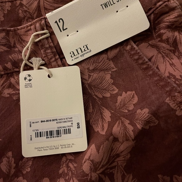 Women’s A.N.A mid rise twill shorts - Picture 4 of 5